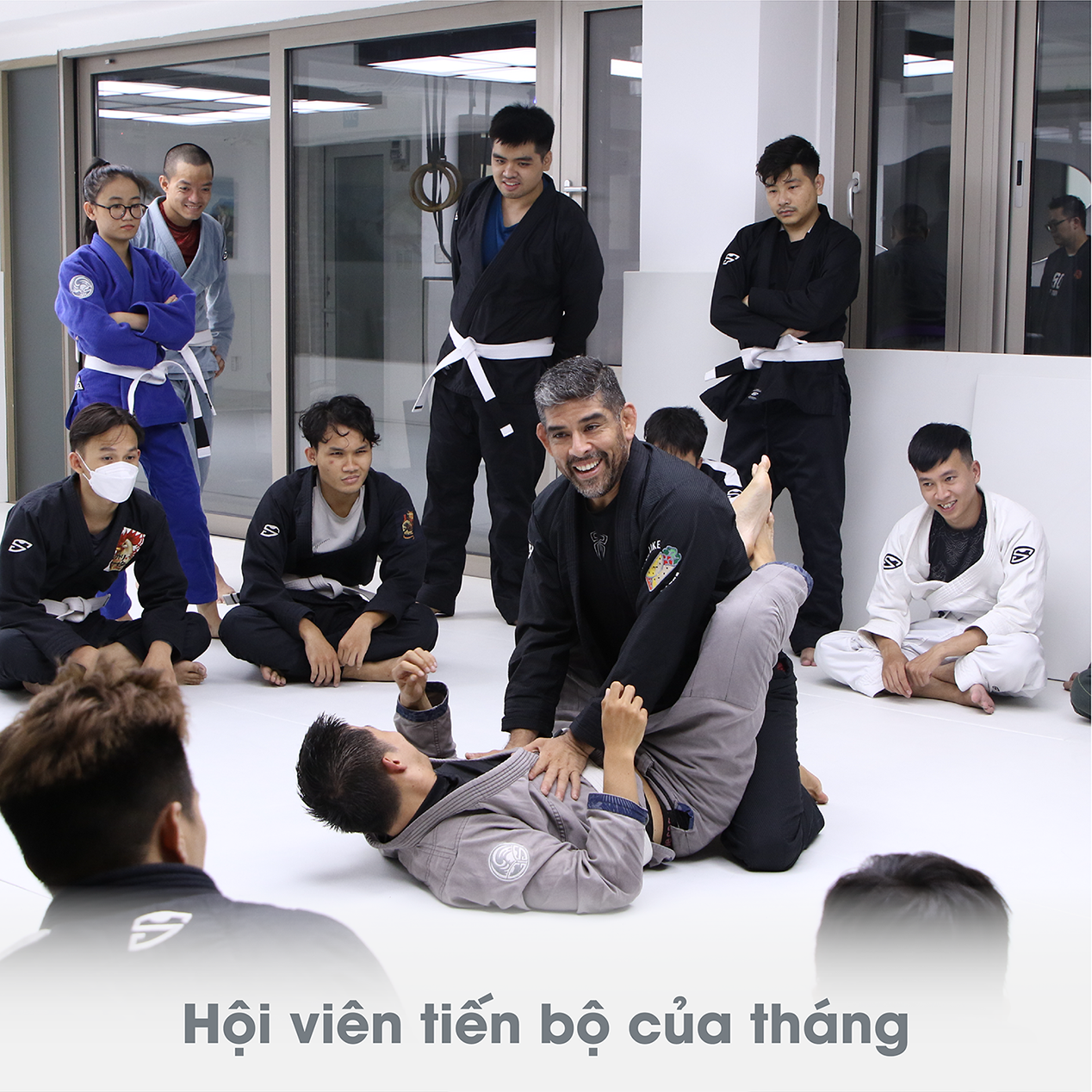 Với lớp Jiu-Jitsu người lớn