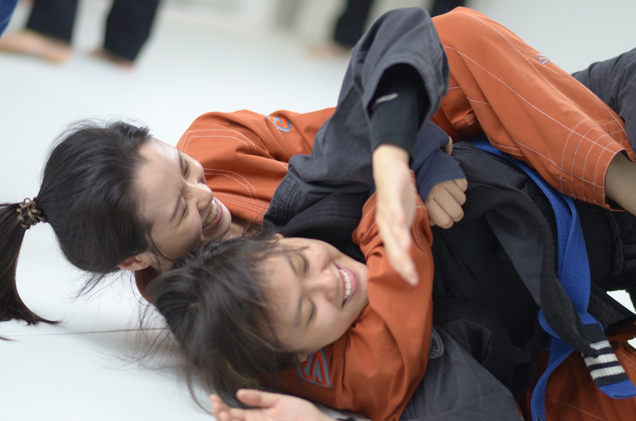 Đối với hầu hết những người tập luyện Brazilian JiuJitsu, tấm thảm là “nơi trú ẩn an toàn”.