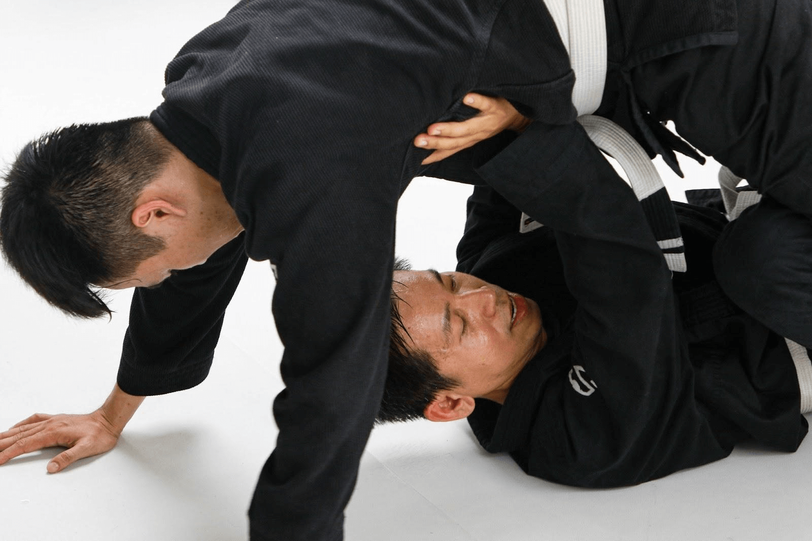 Luyện tập Brazilian JiuJitsu sẽ tiêu tốn rất nhiều calories, là một phương pháp giảm cân hoàn hảo khi bạn không muốn đến phòng gym